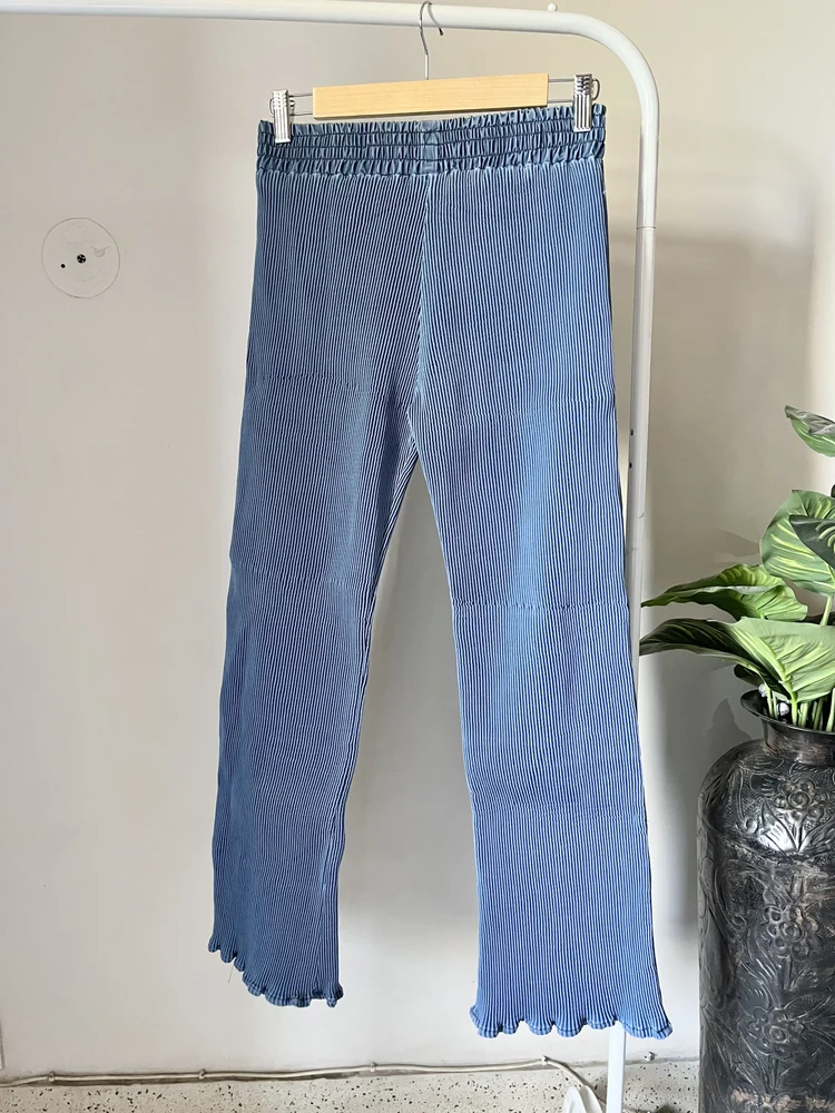 Pleated denim pants