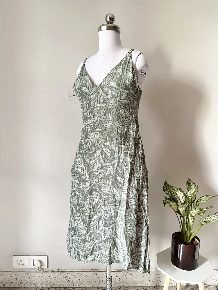 Green leaf prints dress
