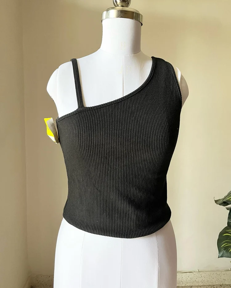 One shoulder top 