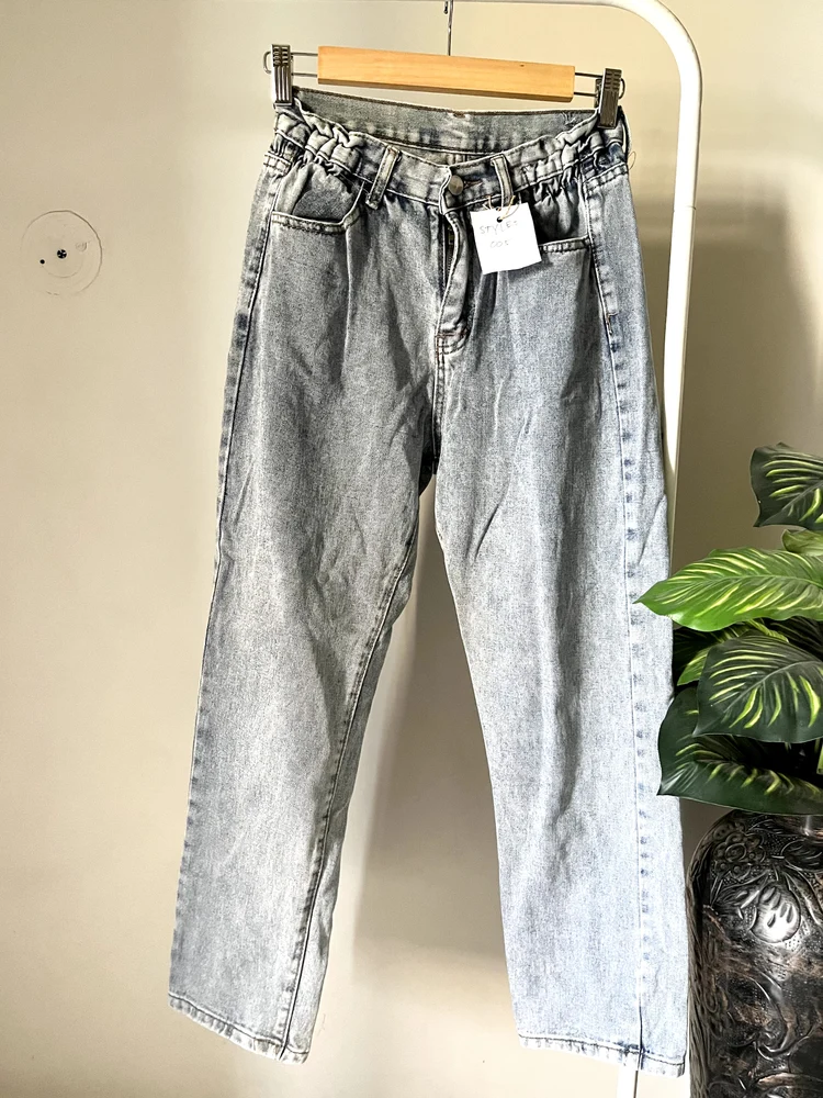 Dark shade highwaist denim 
