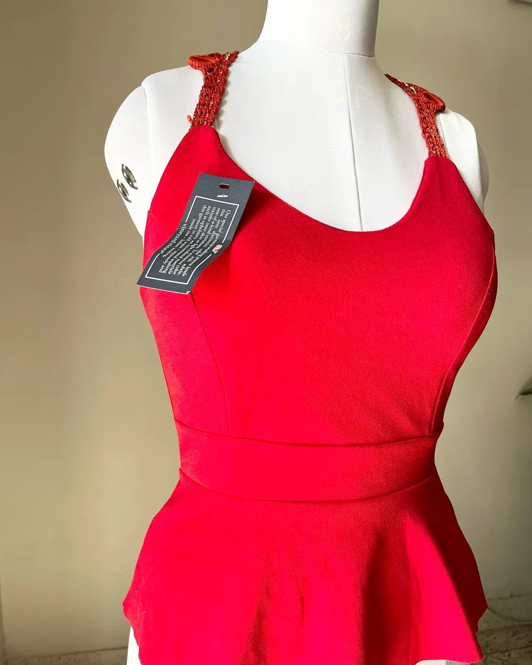 Red peplum top 🥵 