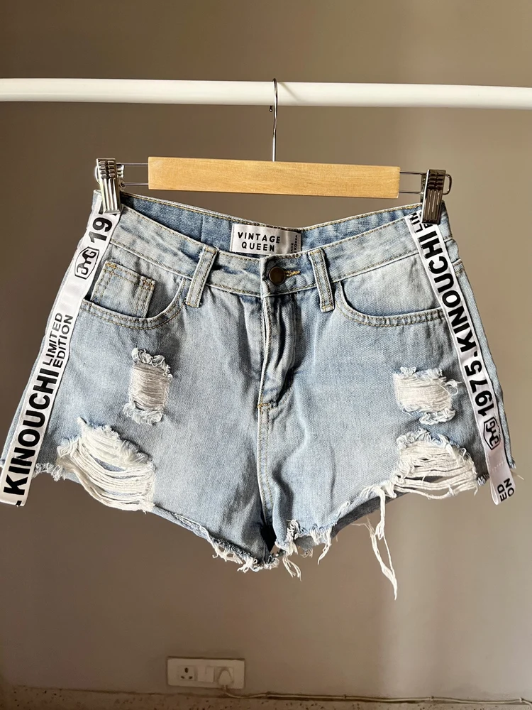 Printed stripe ripped shorts