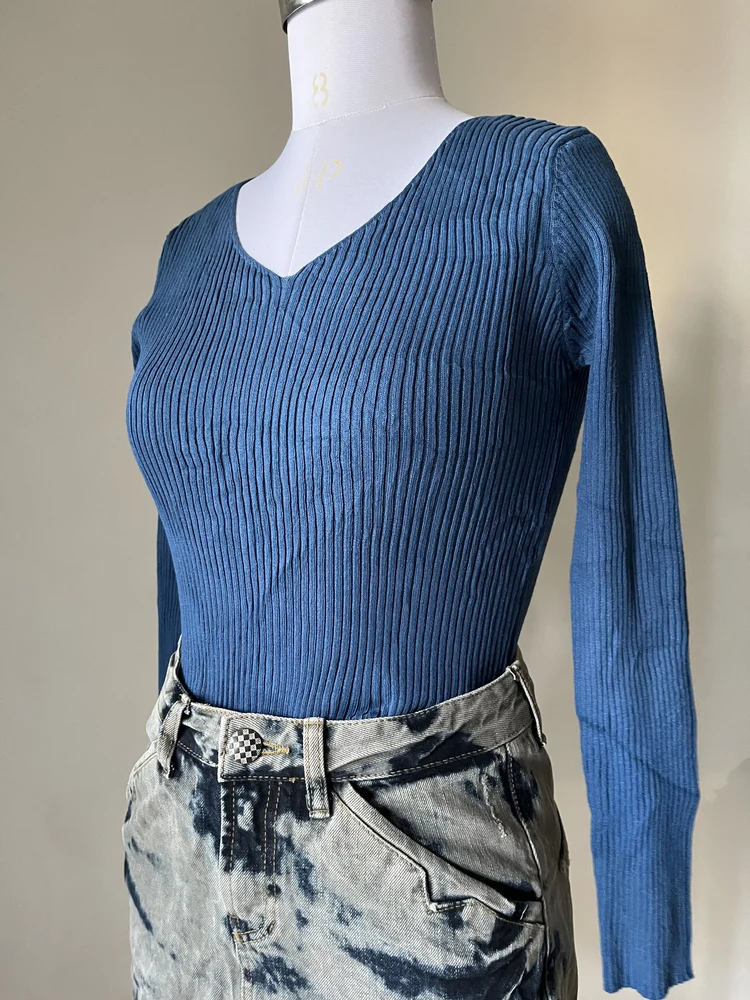 Teal v-neck top 