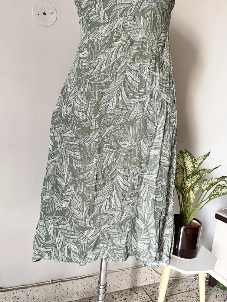 Green leaf prints dress