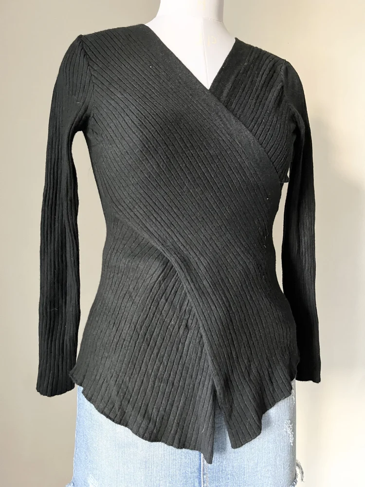 Black wrap rib top 