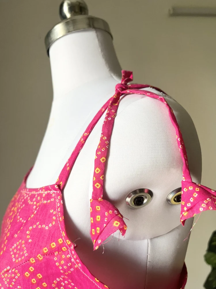 Bandhani print tie-up top 