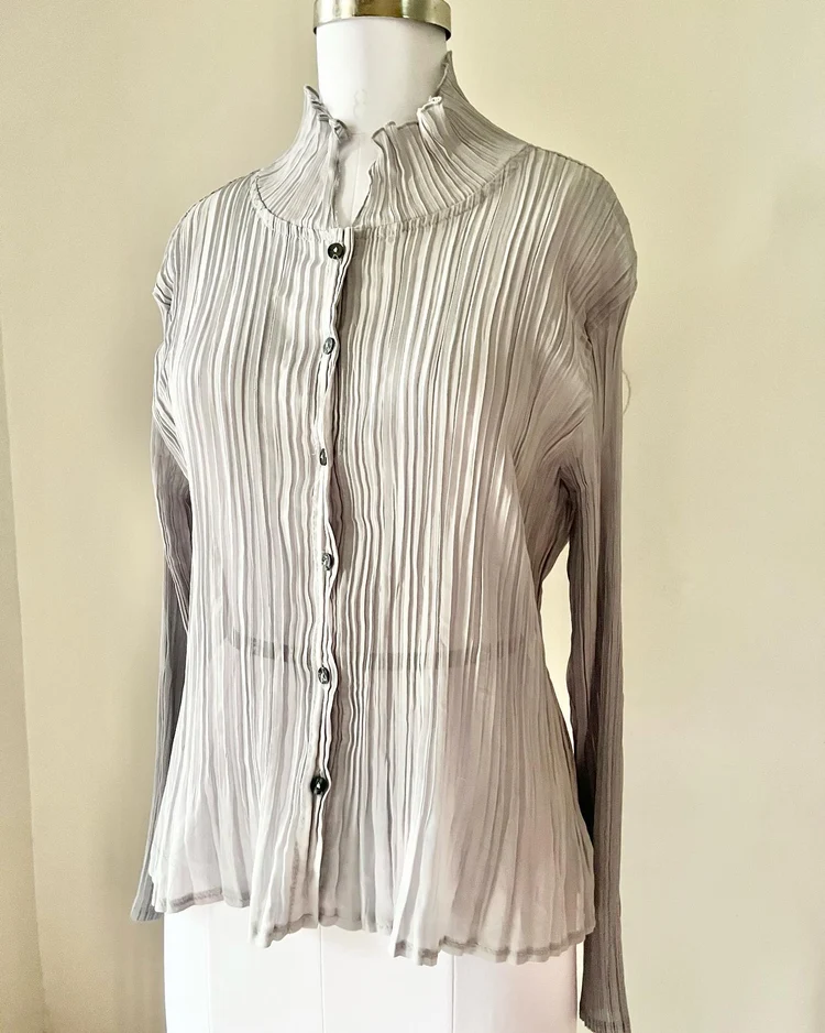 Crinkled grey shirt 