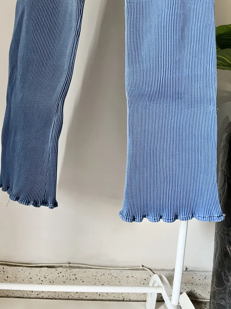 Pleated denim pants