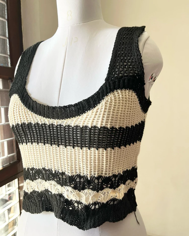 Black/beige crochet top 