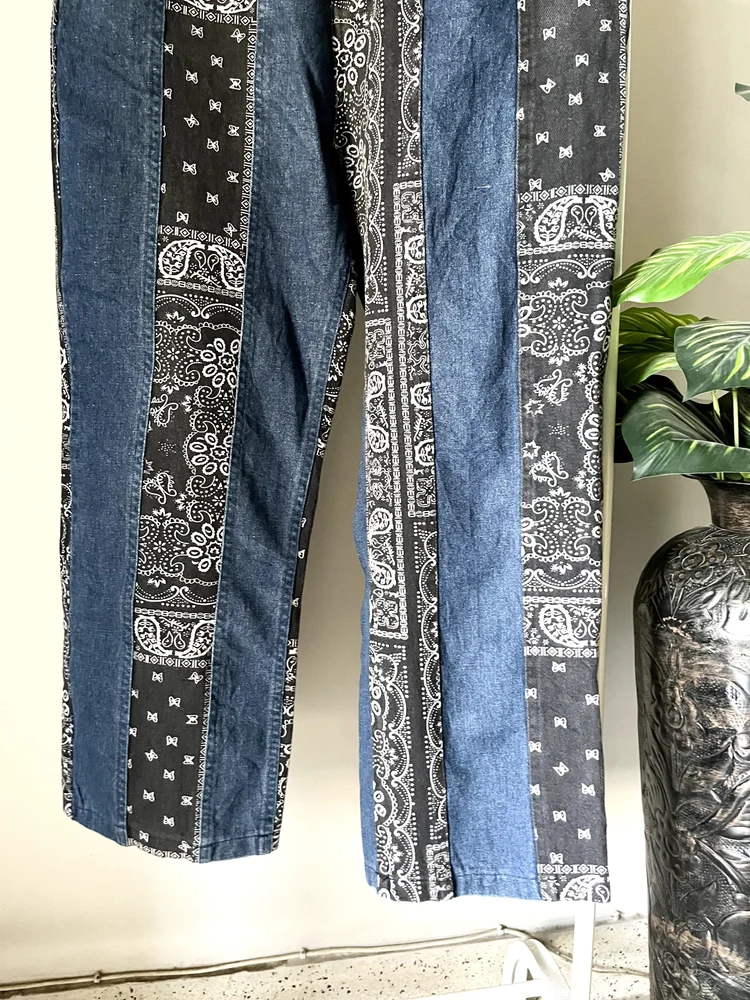 Printed blue denim 