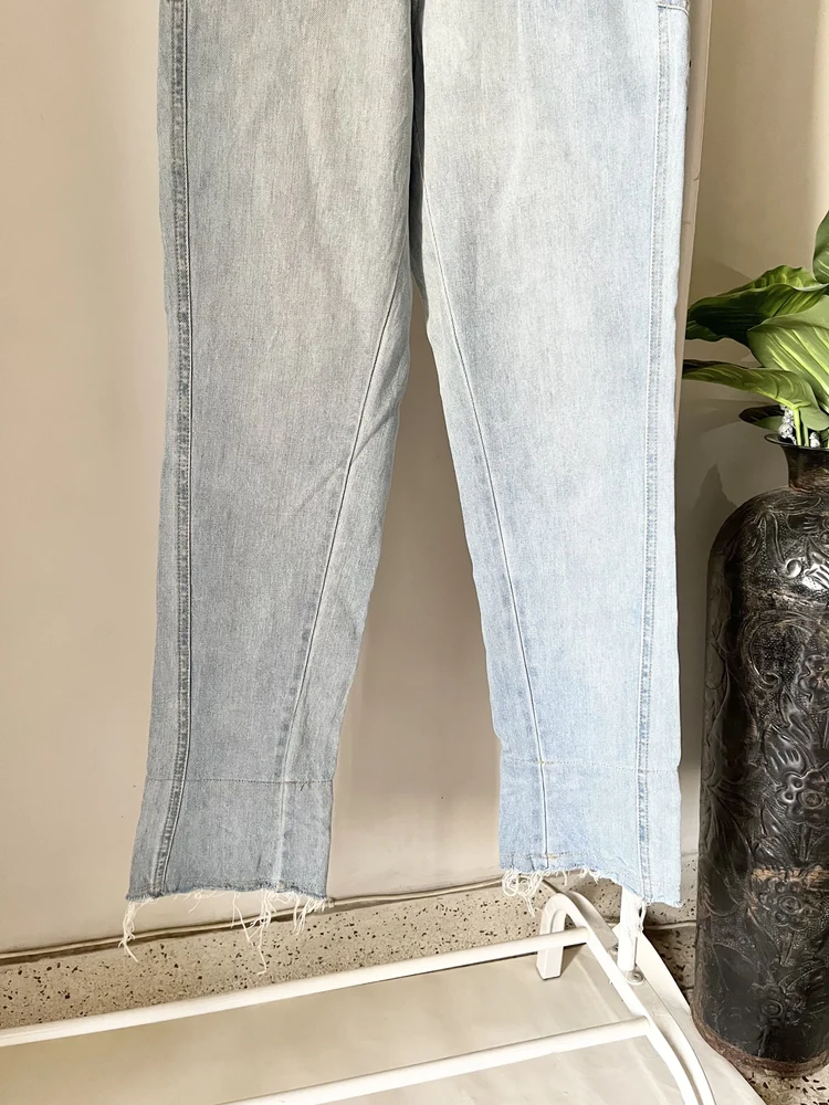 Blue tapered fir Jeans