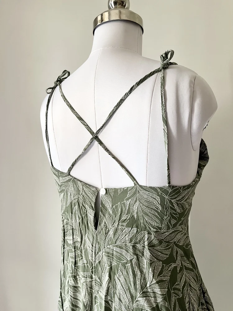 Green leaf prints dress