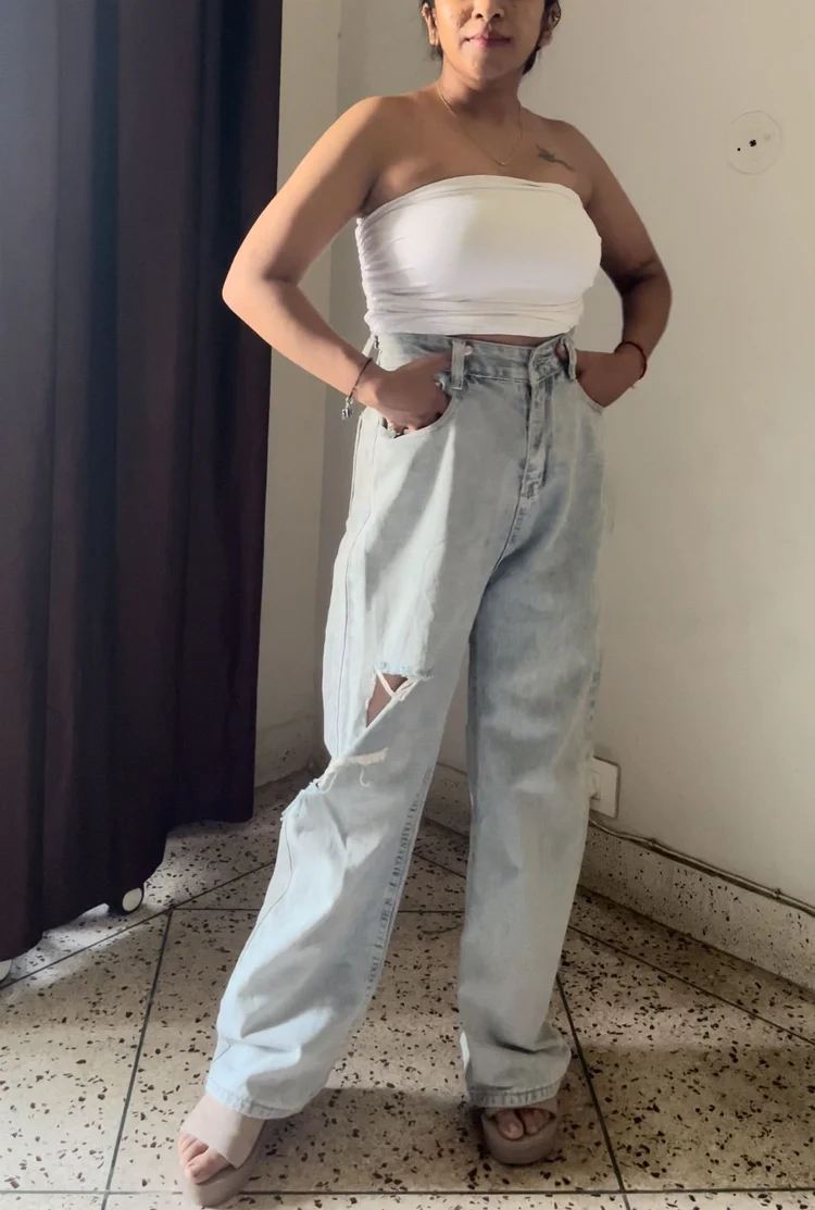 Blue ripped highwaist denim