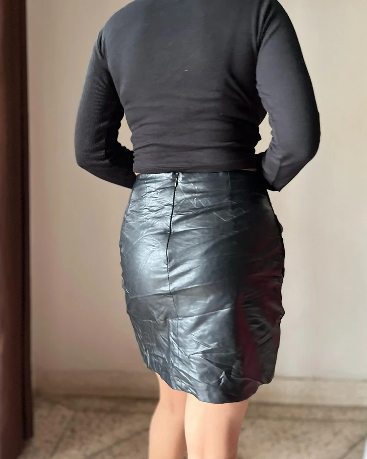 Tulip leather skirt 